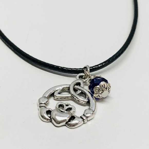 Claddagh Charmed Triquetra Celtic Trinity Knot - Picture 2 of 8